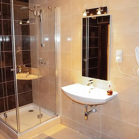 Redwood By Easy Rent Hostel