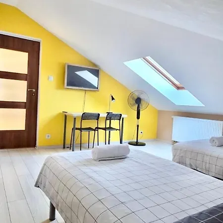 Redwood By Easy Rent Hostel *