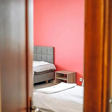 Redwood By Easy Rent *