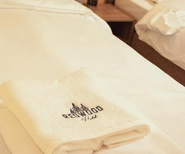 Redwood By Easy Rent