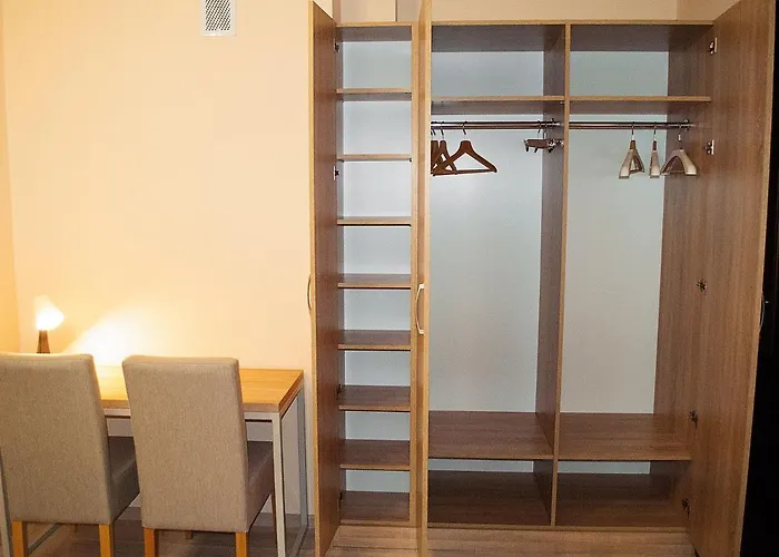 Redwood By Easy Rent Хостел