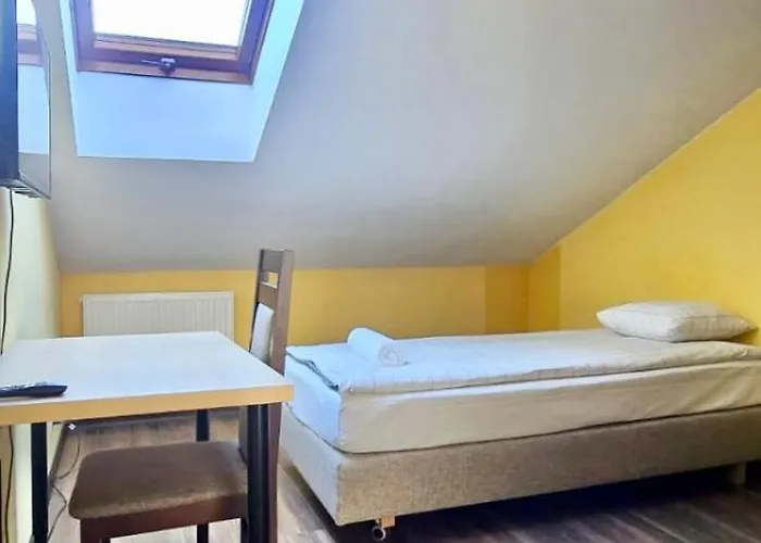 Redwood By Easy Rent