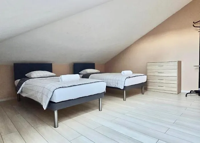 Redwood By Easy Rent Hostel